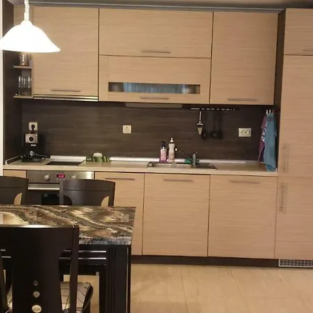 Sea Paradise Apartment *